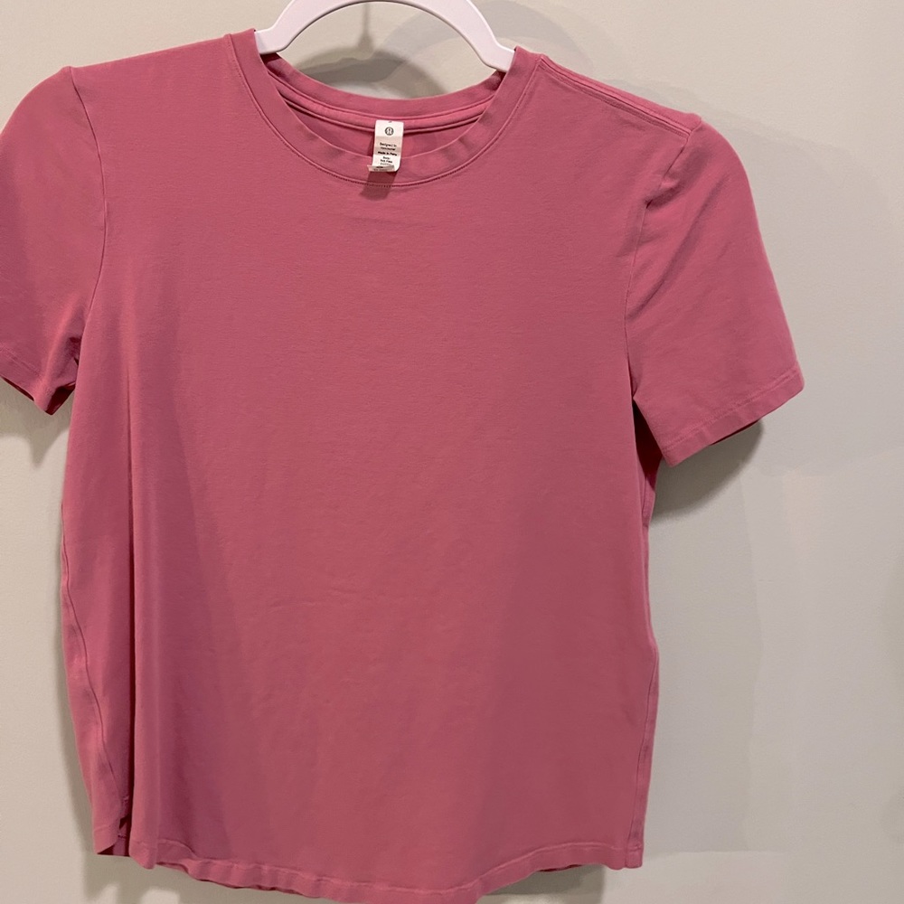 Lululemon Love Tee pink crewneck T-shirt